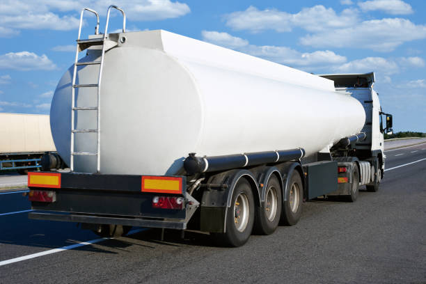 kreta transport cistern Truck on road